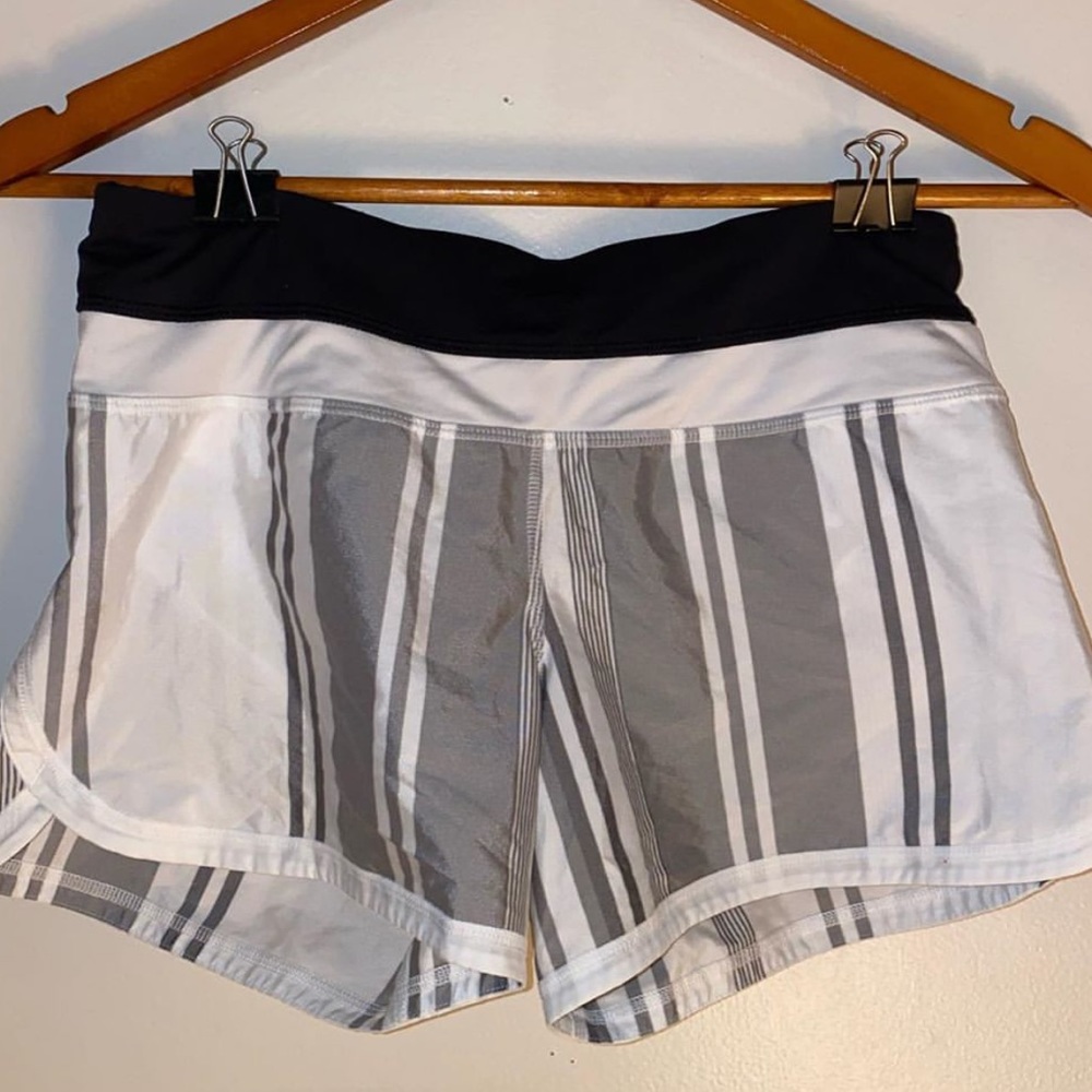 Lulu lemon shorts size 4 brand new